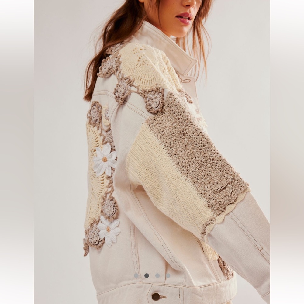 NWT Free People Bali Rare Hearts Crochet Embroidered Flower Beige Denim Jacket M - Picture 2 of 11